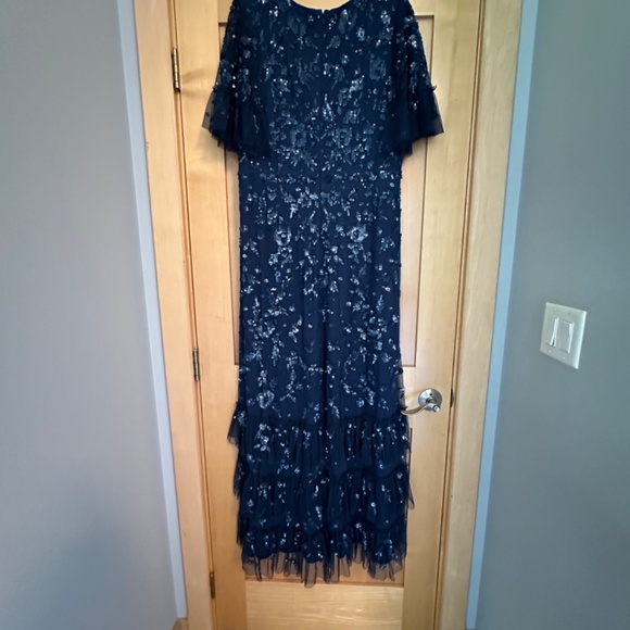 MAC DUGGAL PLUS SIZE NAVY SEQUINED FLUTTER SLEEVE FAUX WRAP V-NECK TIERED GOWN - Picture 10 of 10